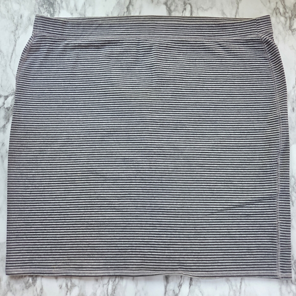 Old Navy Dresses & Skirts - Black And Gray Pencil Skirt